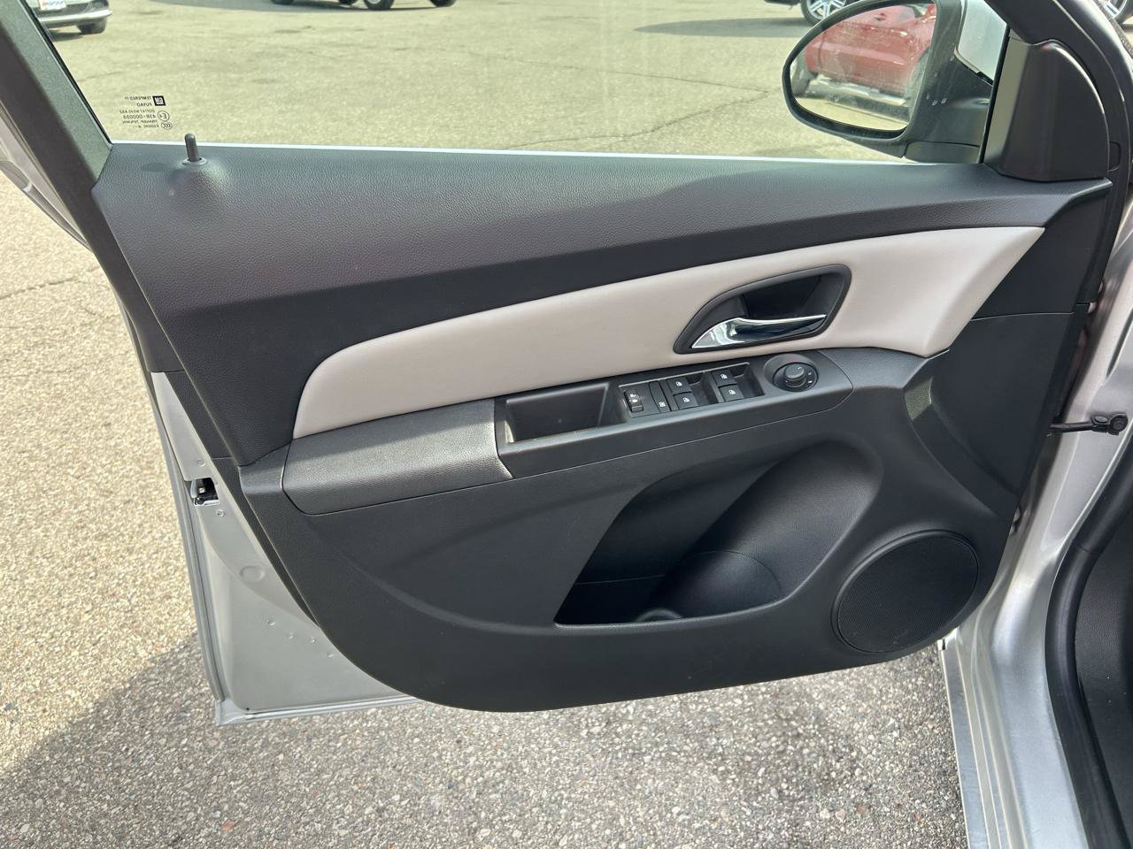 Used 2015 Chevrolet Cruze LT FWD image 14