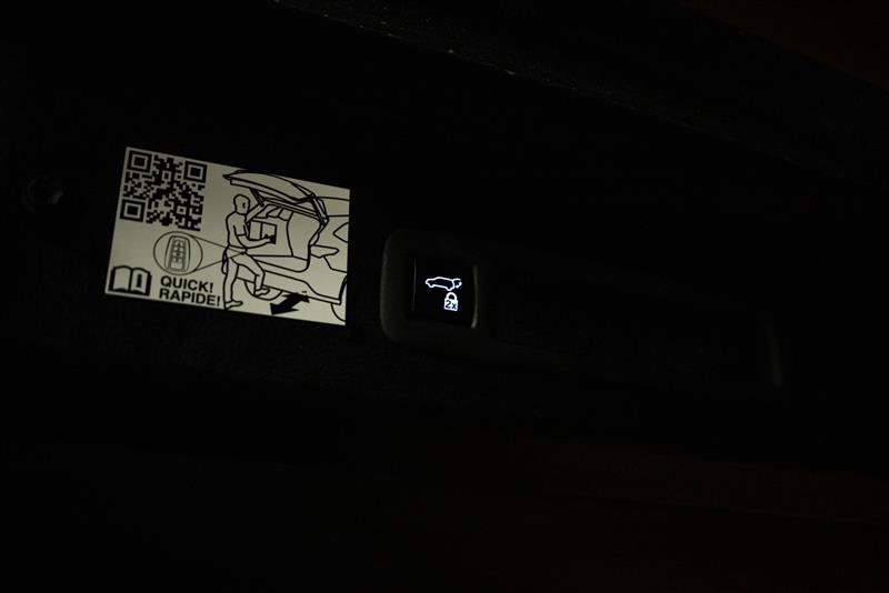 Used 2023 Toyota Sienna XLE image 8
