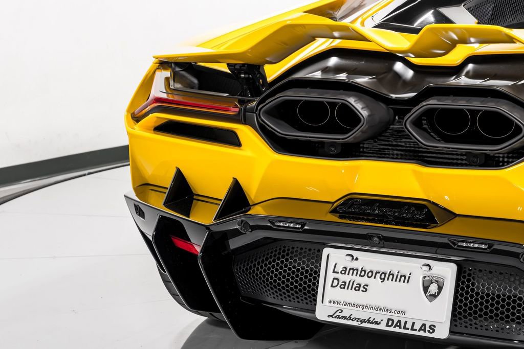 Used 2024 Lamborghini Revuelto image 50