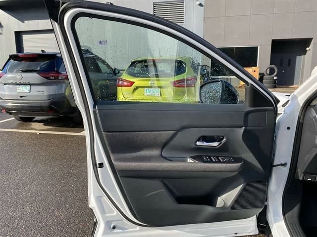 New 2026 Nissan Kicks SV w/ SV Premium Package image 5