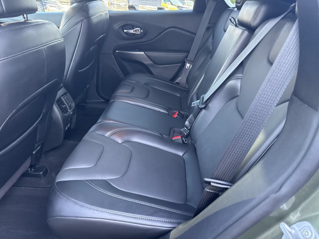 Used 2021 Jeep Cherokee Latitude Lux FWD image 29
