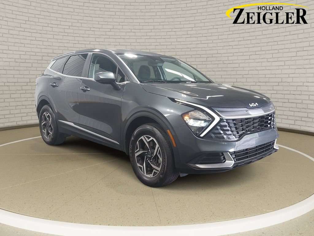 Used 2023 Kia Sportage LX AWD/4WD image 3