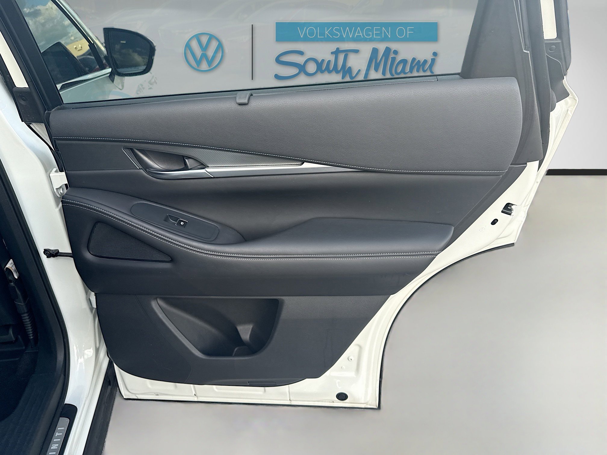 Used 2023 INFINITI QX60 Luxe w/ Cargo Package image 33