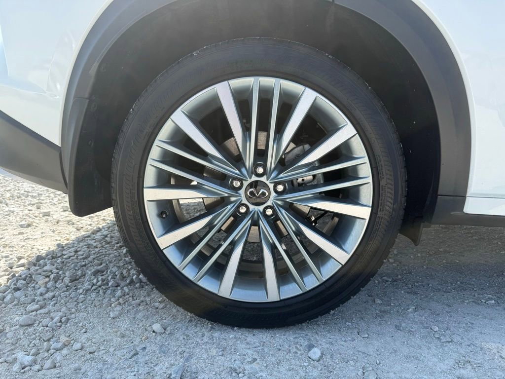 Used 2024 INFINITI QX50 Sensory image 16