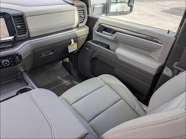 New 2026 Chevrolet Silverado 3500 LTZ w/ LTZ Convenience Package AWD/4WD image 17