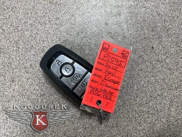 Used 2022 Ford Escape Titanium image 25
