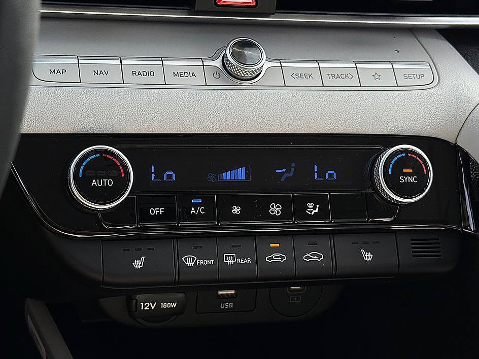 New 2026 Hyundai Elantra Limited FWD image 11