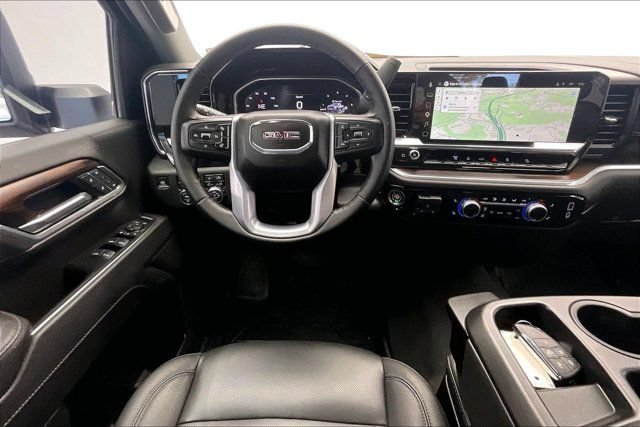 Used 2026 GMC Sierra 2500 SLT AWD/4WD image 4
