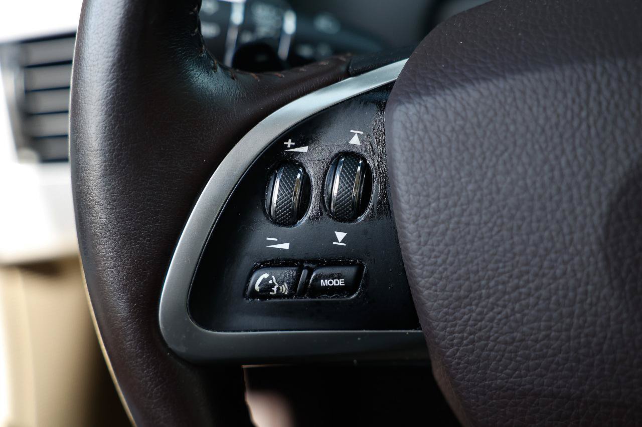 Used 2012 Jaguar XF Portfolio RWD image 27