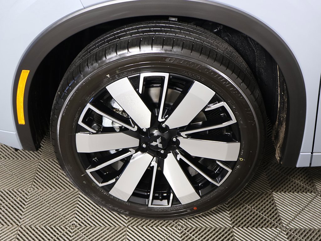 New 2025 Mitsubishi Outlander SEL image 24