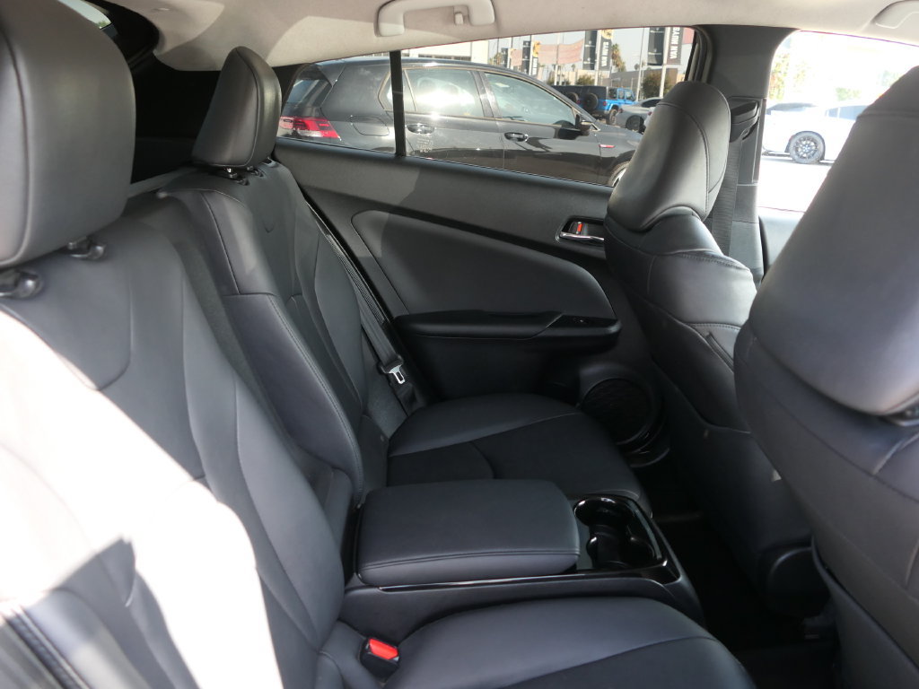 Used 2017 Toyota Prius Prime Advanced w/ Carpet Mat Package FWD image 22