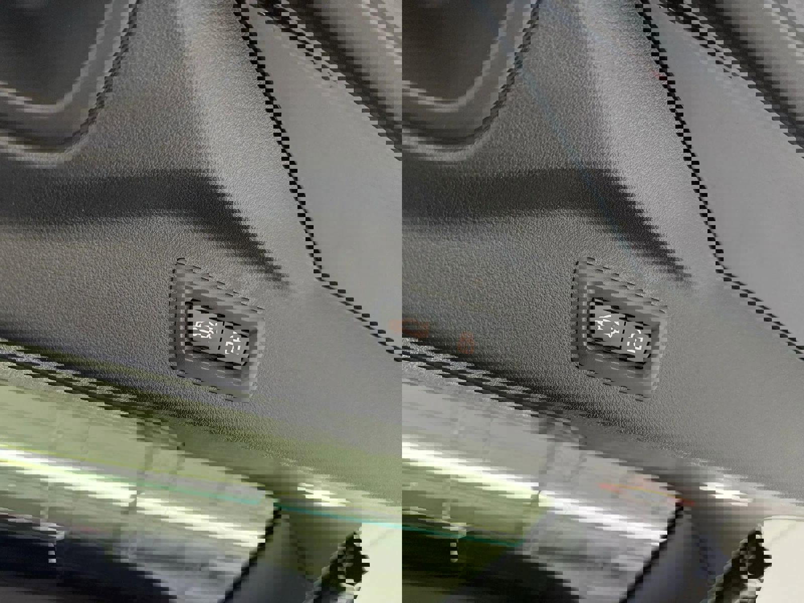 Used 2021 BMW X7 M50i w/ Luxury Seating Package image 44