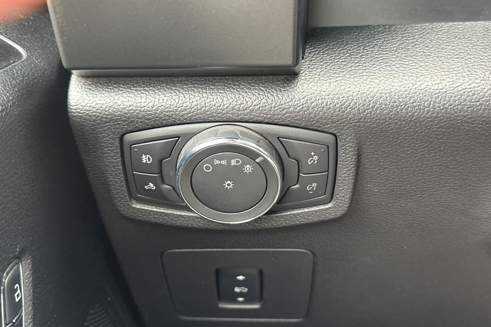 Used 2016 Ford F150 XLT w/ Equipment Group 302A Luxury AWD/4WD image 30