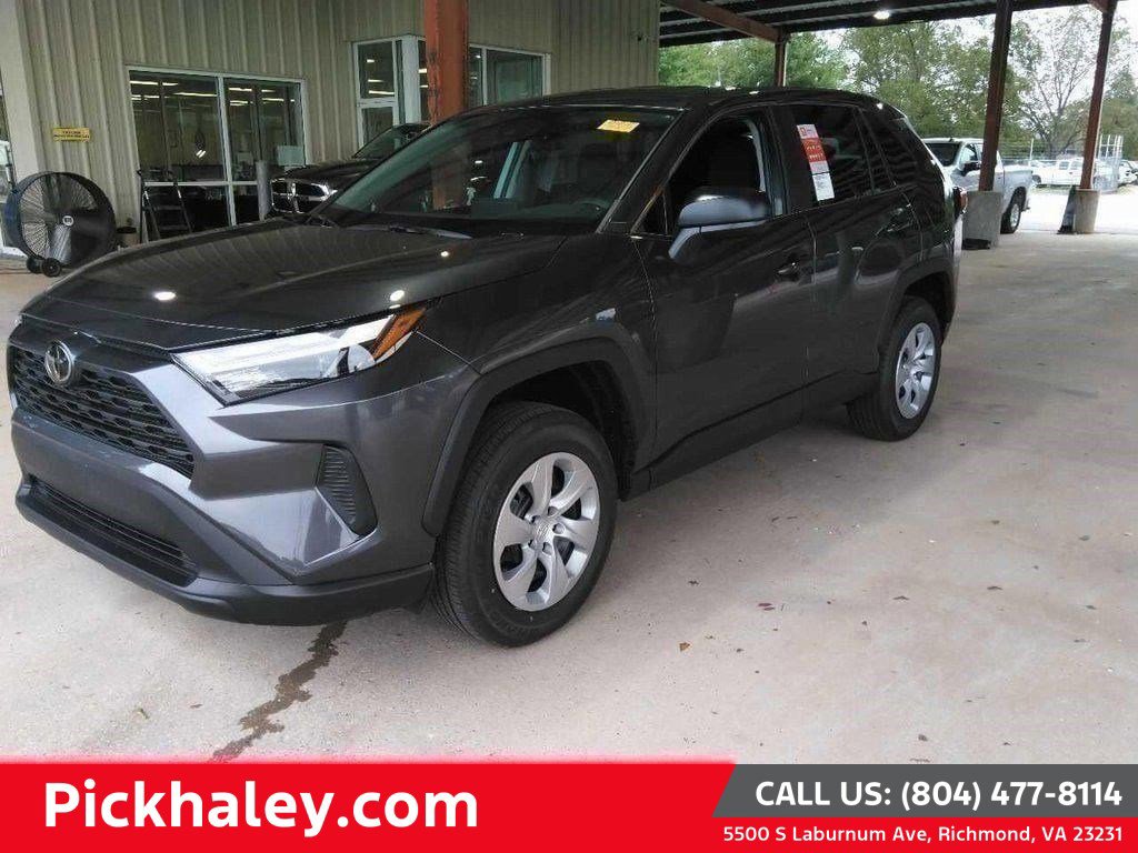 Used 2023 Toyota RAV4 LE video 1