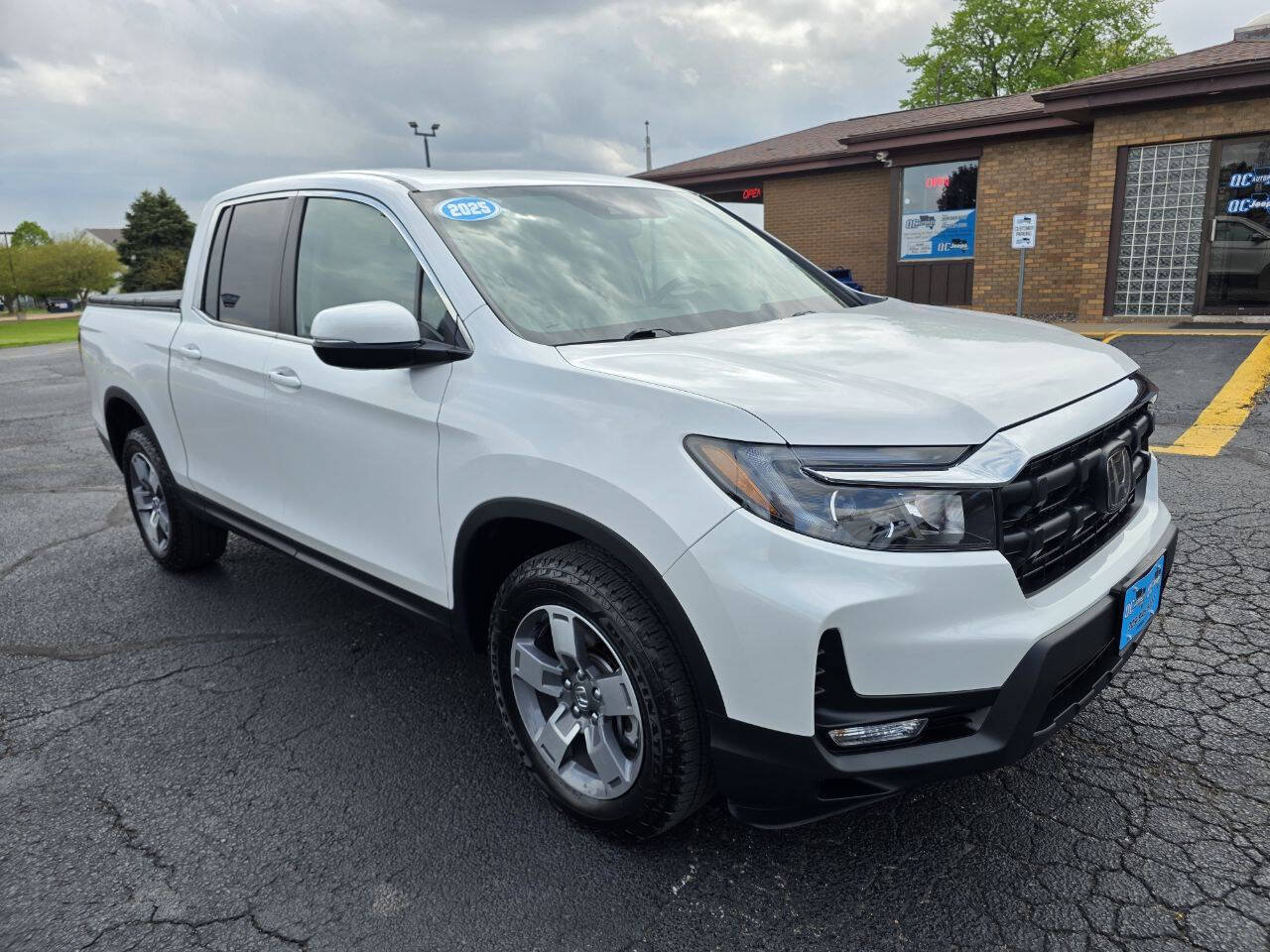 Used 2025 Honda Ridgeline RTL image 2