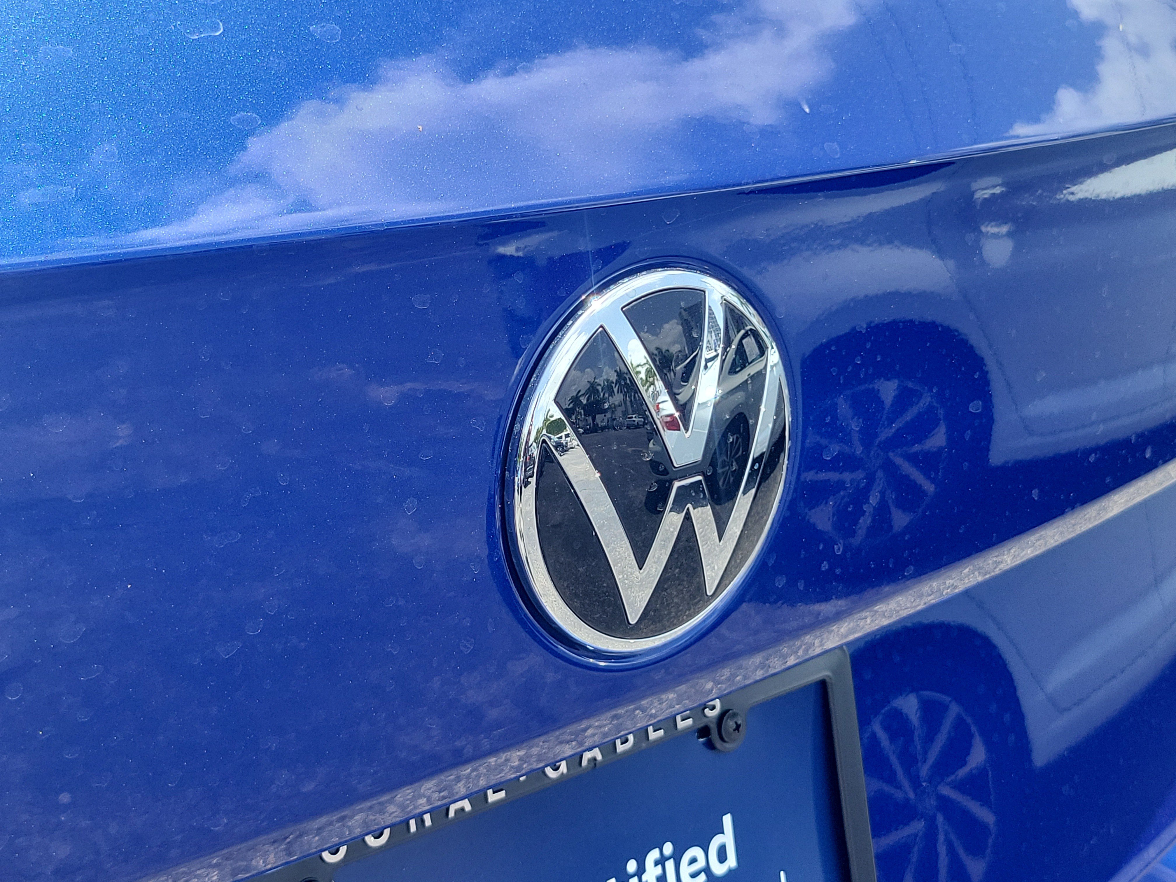 Certified 2024 Volkswagen Taos S FWD image 9