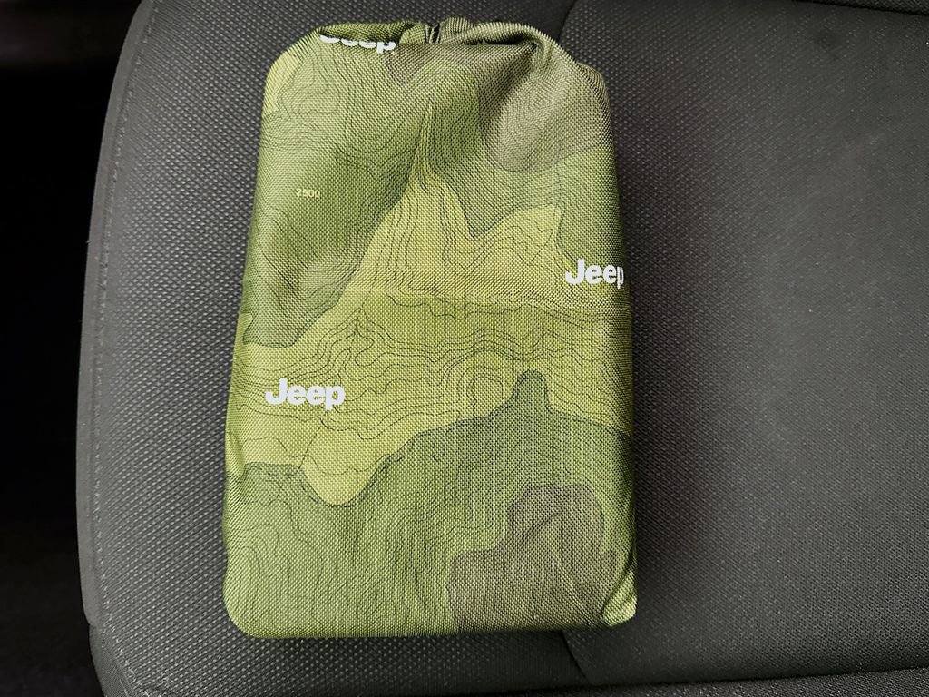 Used 2023 Jeep Wrangler Unlimited w/ Cold Weather Group image 39