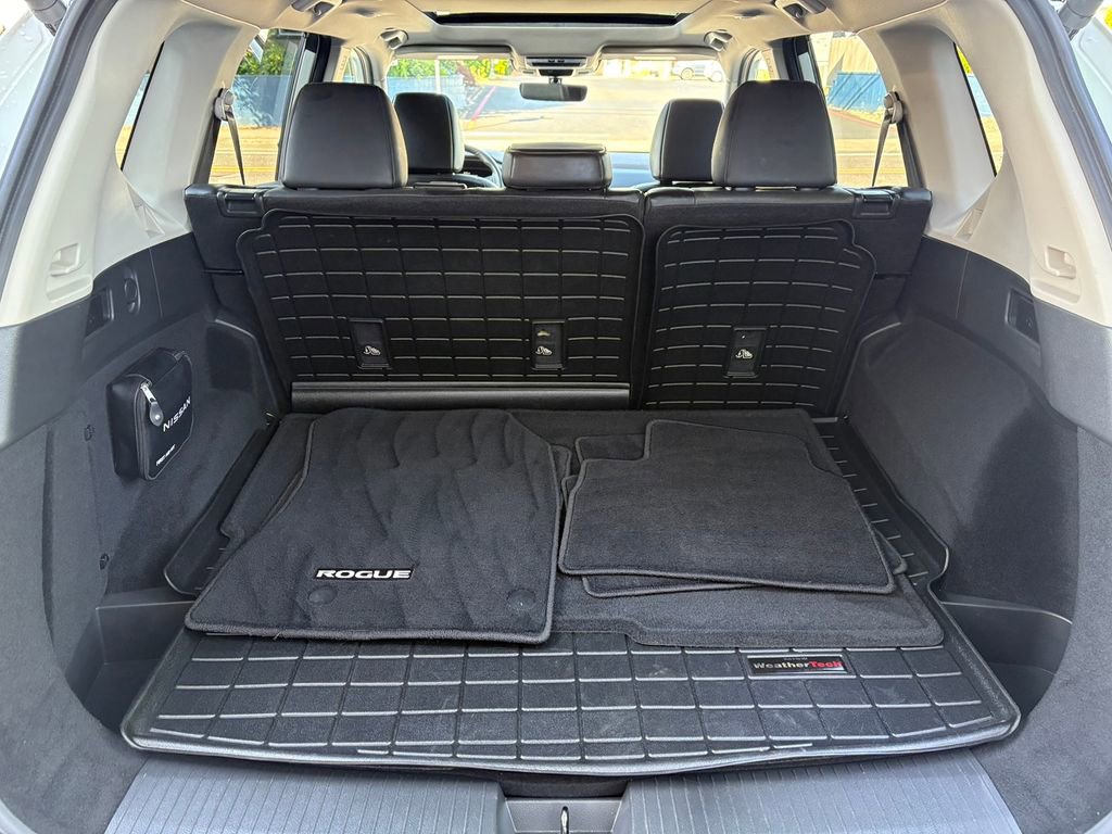 Certified 2022 Nissan Rogue Platinum w/ Head-Up Display Package image 32