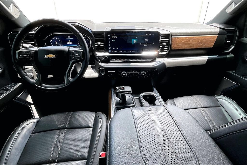 Used 2023 Chevrolet Silverado 1500 High Country w/ High Country Premium Package AWD/4WD image 18