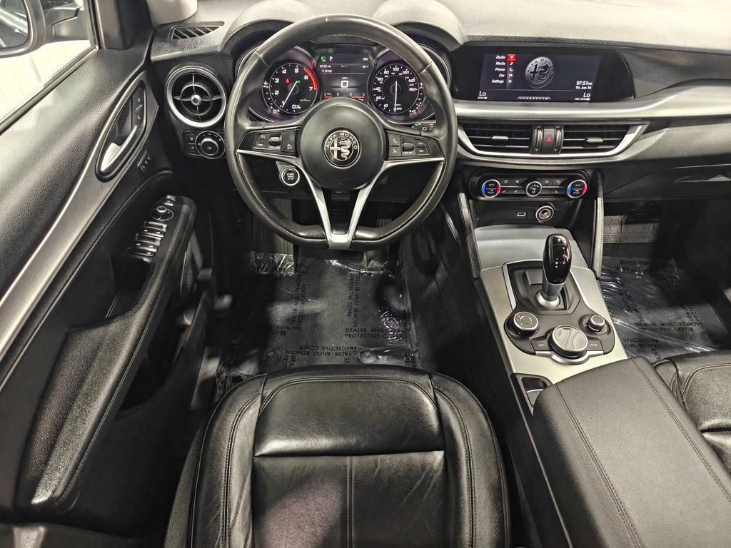 Used 2018 Alfa Romeo Stelvio AWD w/ Cold Weather Package image 4