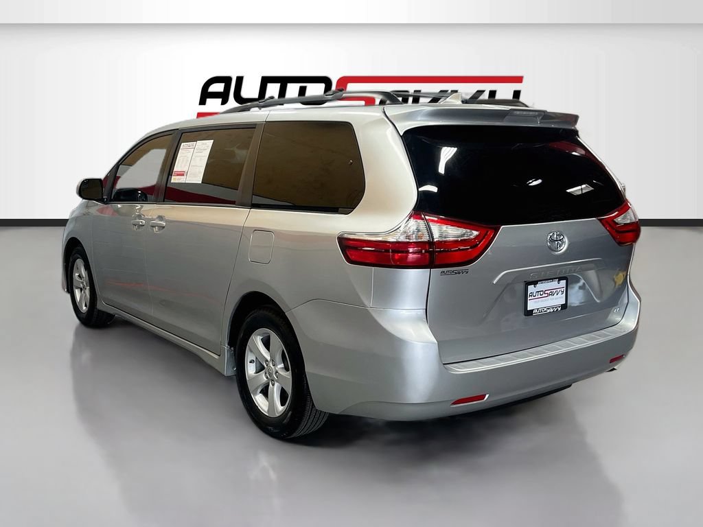 Used 2019 Toyota Sienna LE FWD image 5