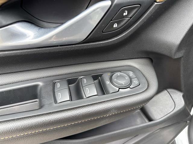 Used 2020 GMC Terrain SLE FWD image 11