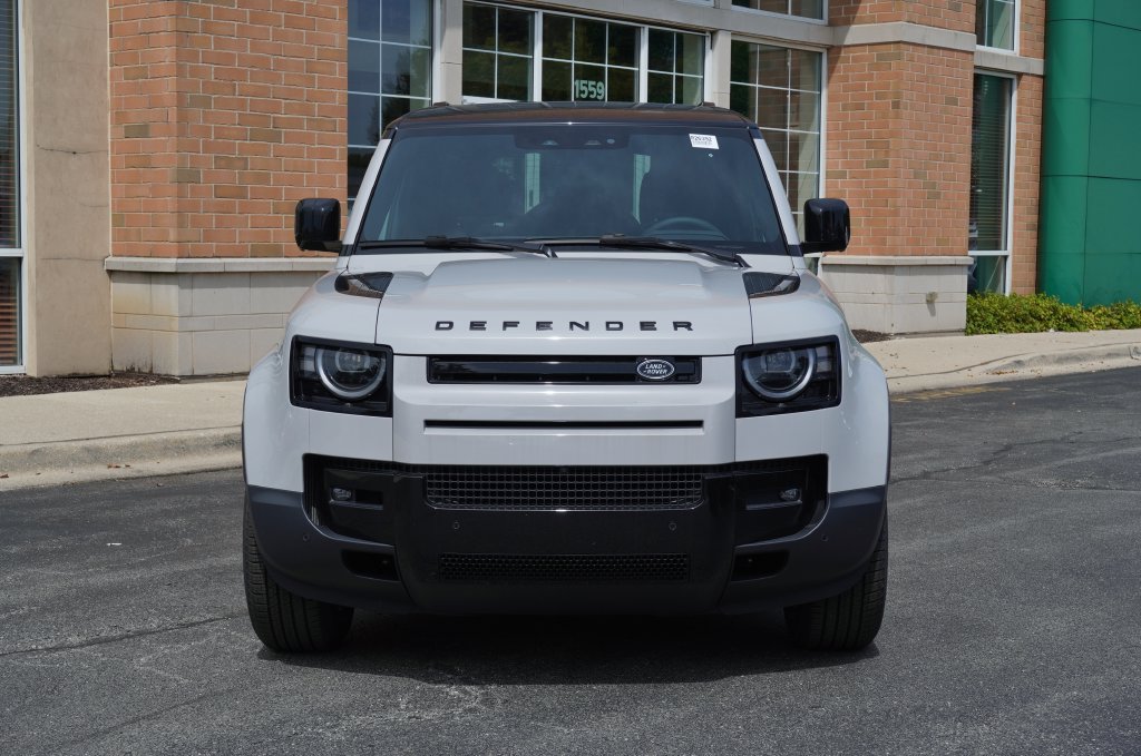 New 2026 Land Rover Defender 110 S AWD/4WD image 4