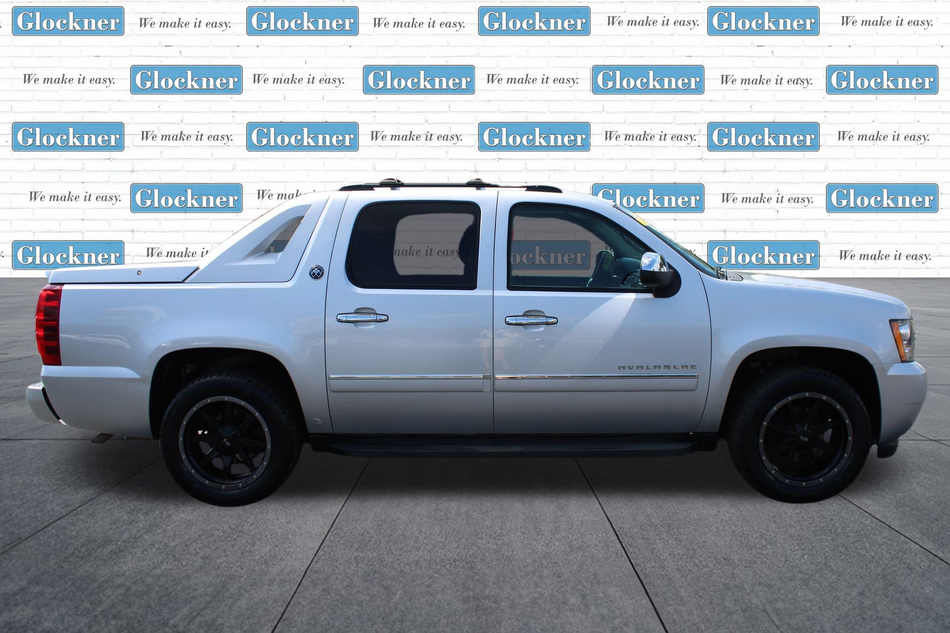 Used 2013 Chevrolet Avalanche LTZ AWD/4WD image 4