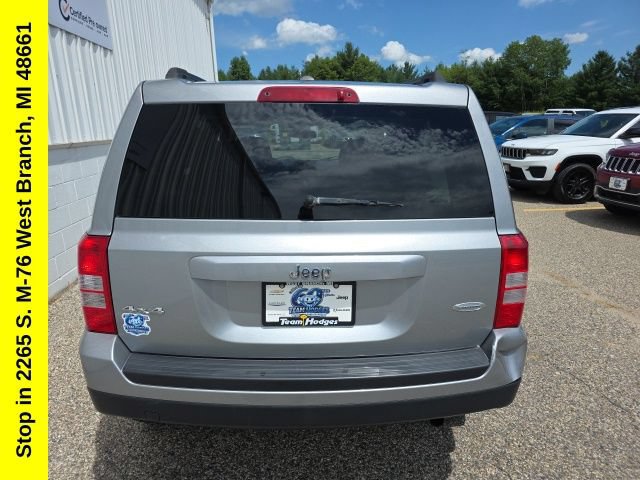 Used 2014 Jeep Patriot Latitude AWD/4WD image 9