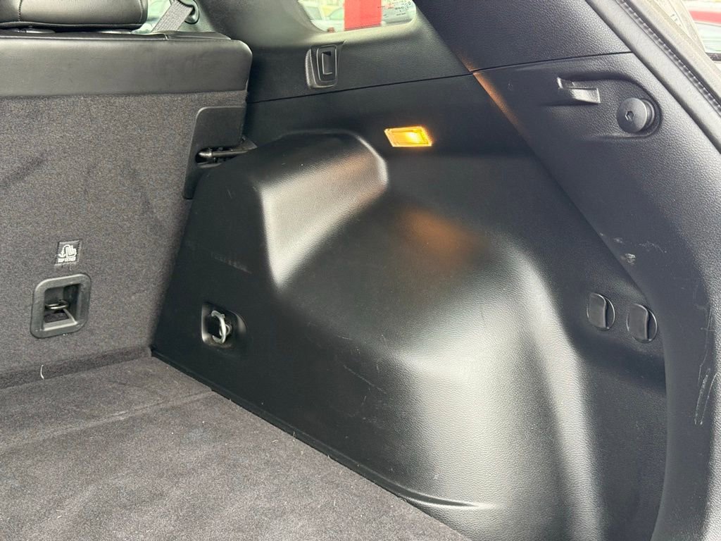 Used 2019 Jeep Cherokee Latitude Plus w/ Cold Weather Group image 31