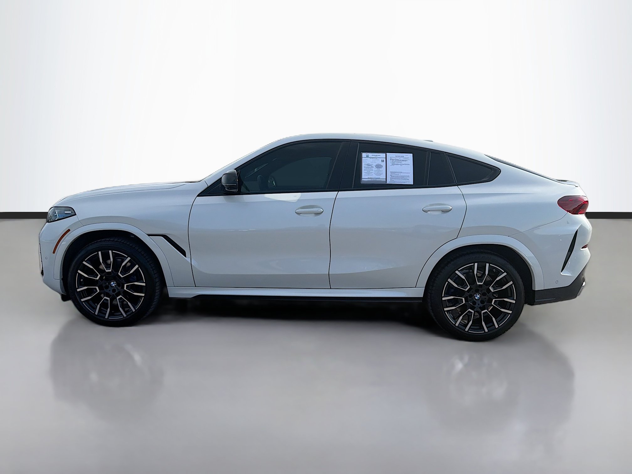 Used 2025 BMW X6 M60i AWD/4WD image 2