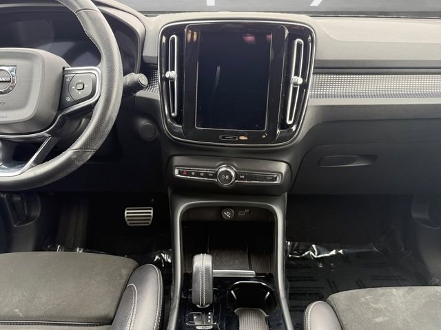 Used 2021 Volvo XC40 P8 Recharge image 3