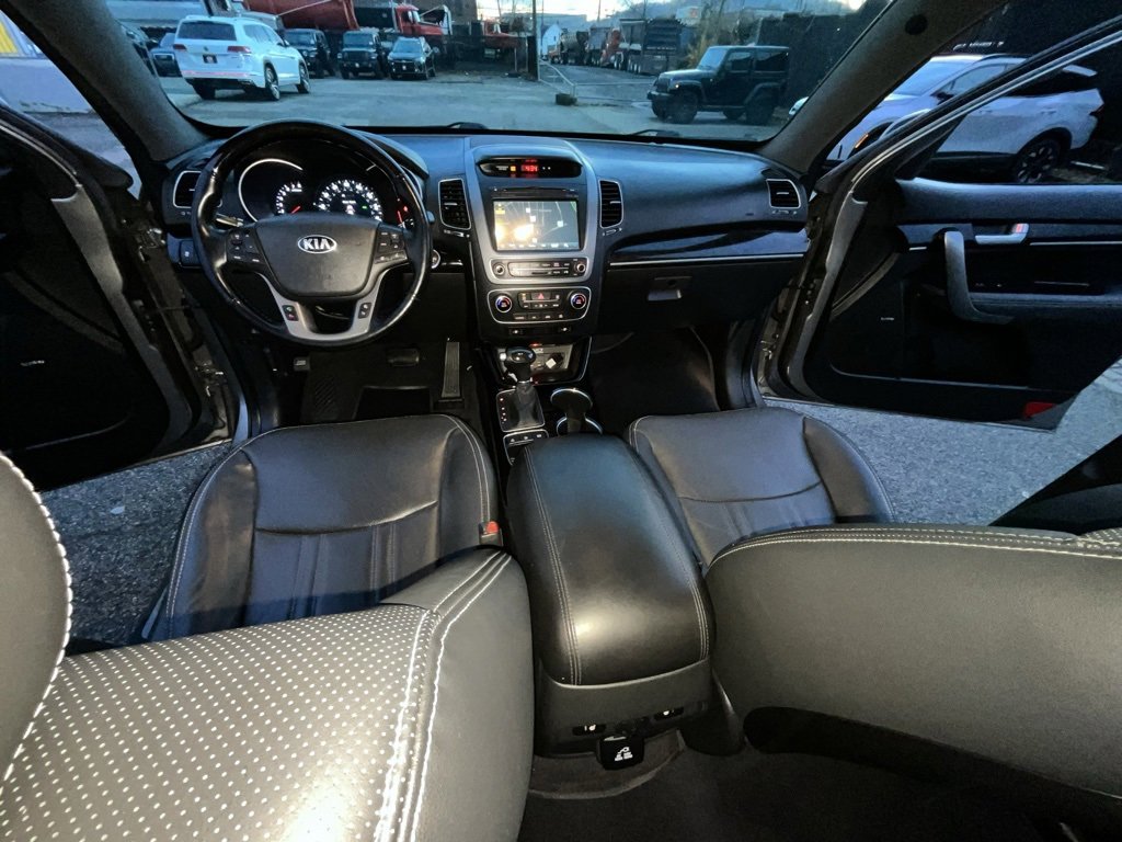 Used 2015 Kia Sorento SX image 23