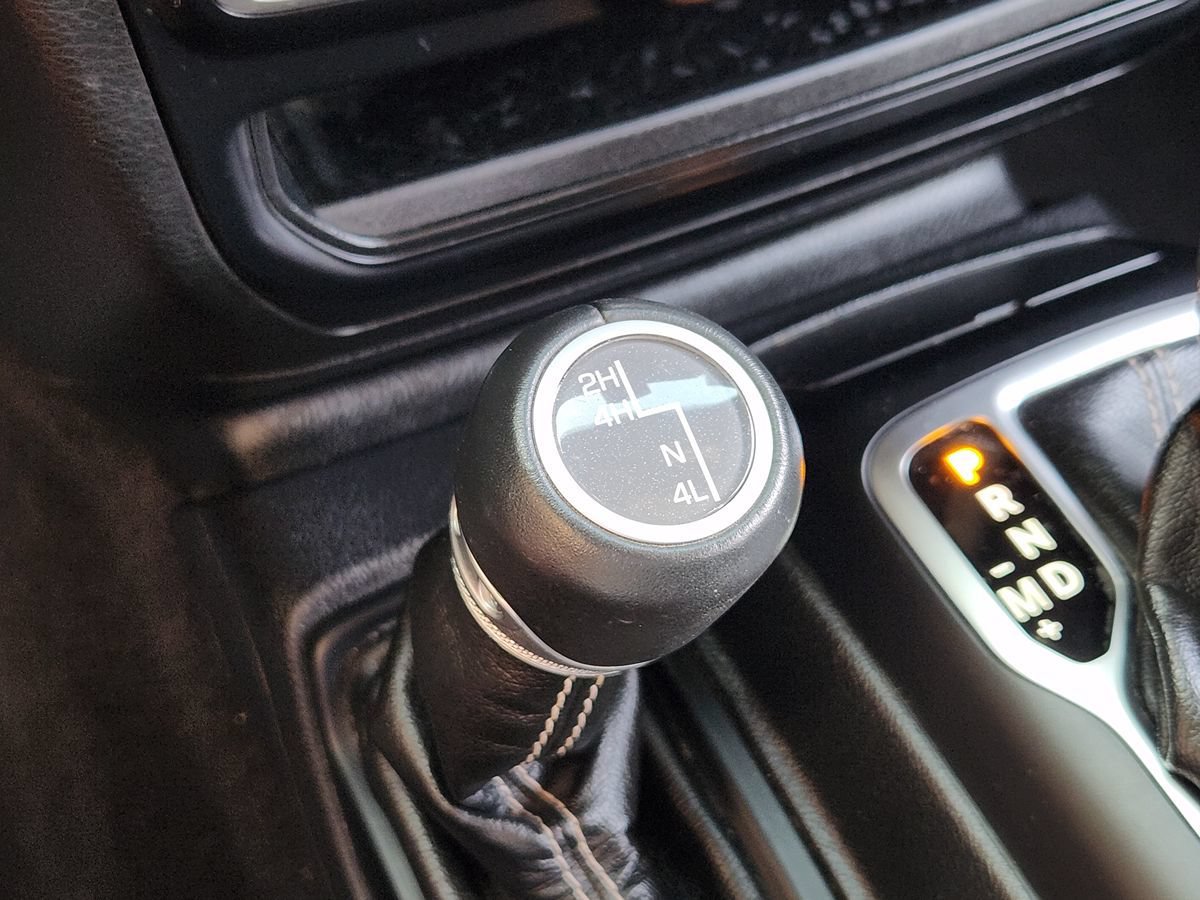 Used 2020 Jeep Wrangler Unlimited Sahara AWD/4WD image 40