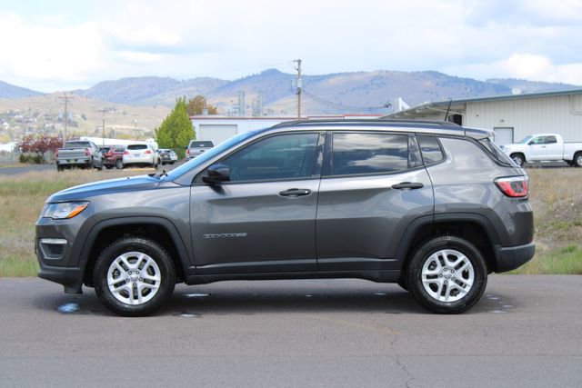 Used 2017 Jeep Compass Sport w/ Cold Weather Group AWD/4WD image 2