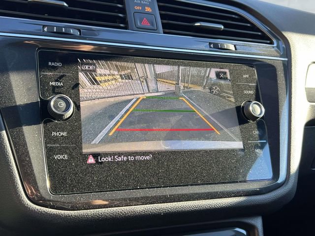Certified 2021 Volkswagen Tiguan SE R-Line AWD/4WD image 30