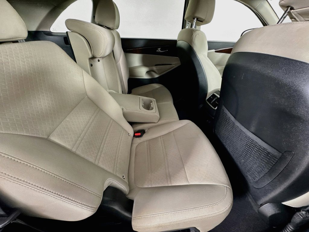 Used 2017 Kia Sorento AWD image 29