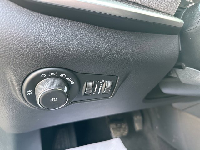 Used 2024 Jeep Compass Latitude image 10