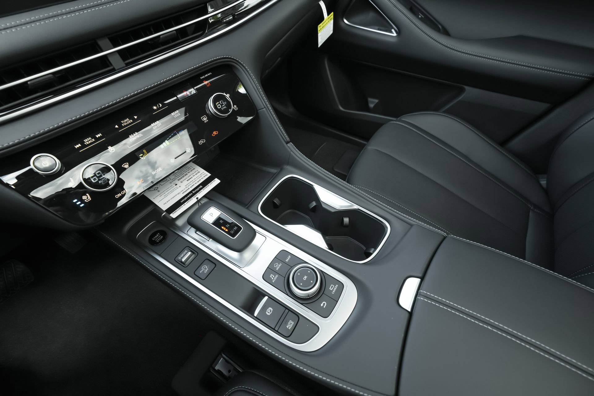 New 2026 INFINITI QX60 Luxe w/ Family Package image 10