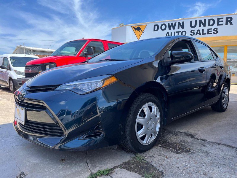 Used 2017 Toyota Corolla LE FWD image 3