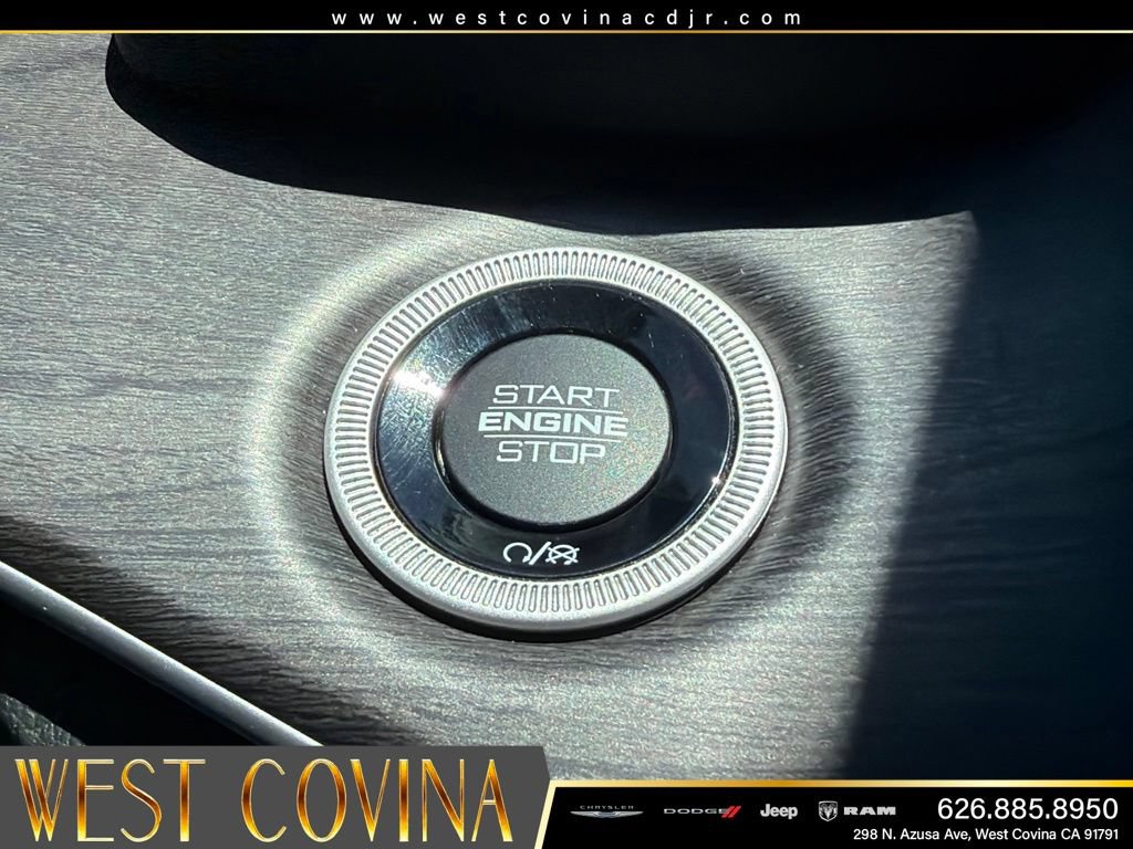 Used 2023 Jeep Grand Cherokee Limited RWD image 29