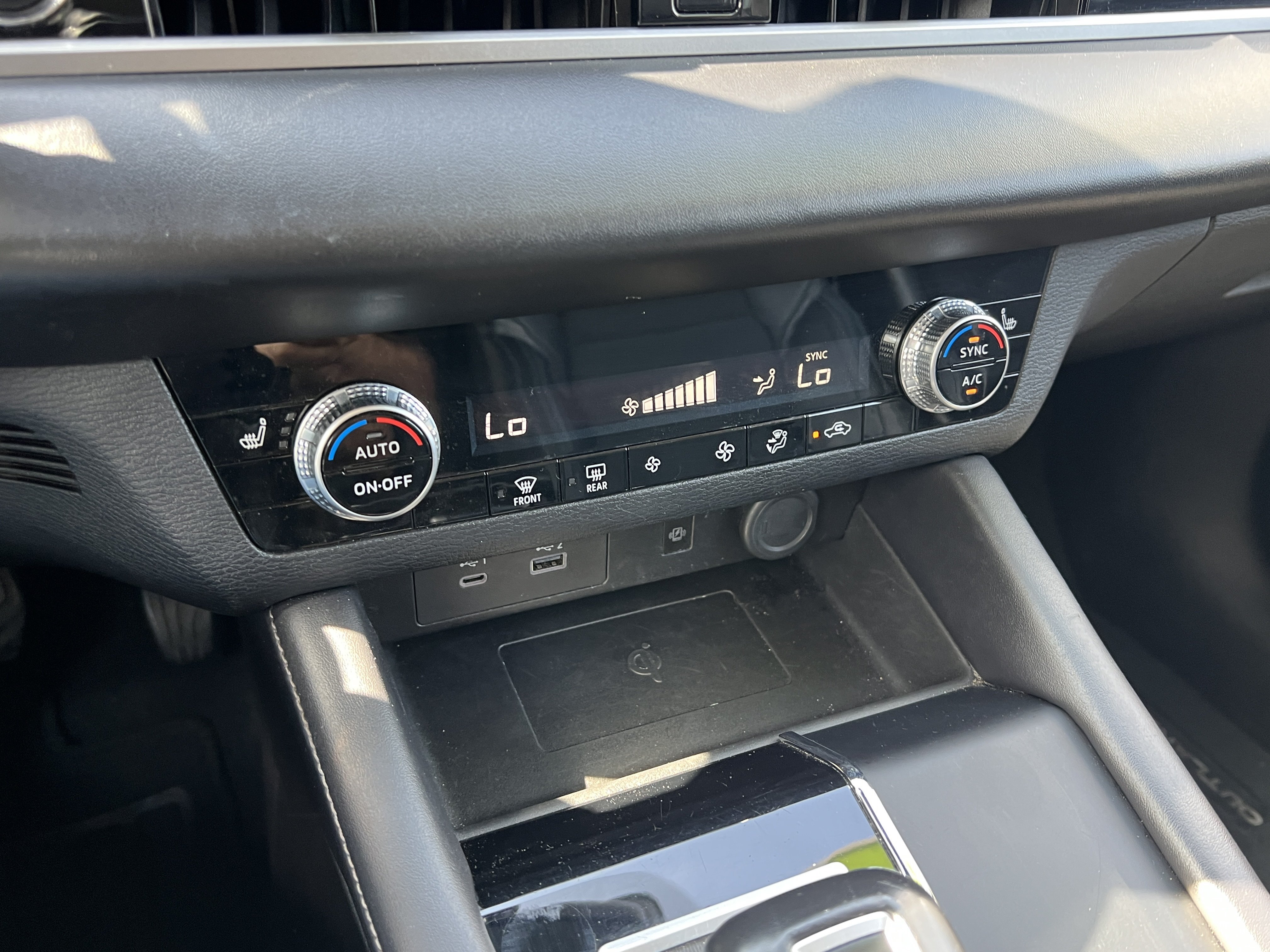 Used 2024 Mitsubishi Outlander SE FWD image 29