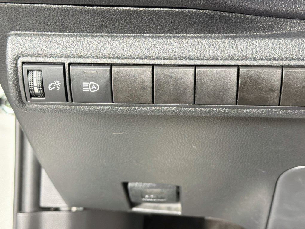 Used 2023 Toyota Corolla SE FWD image 15