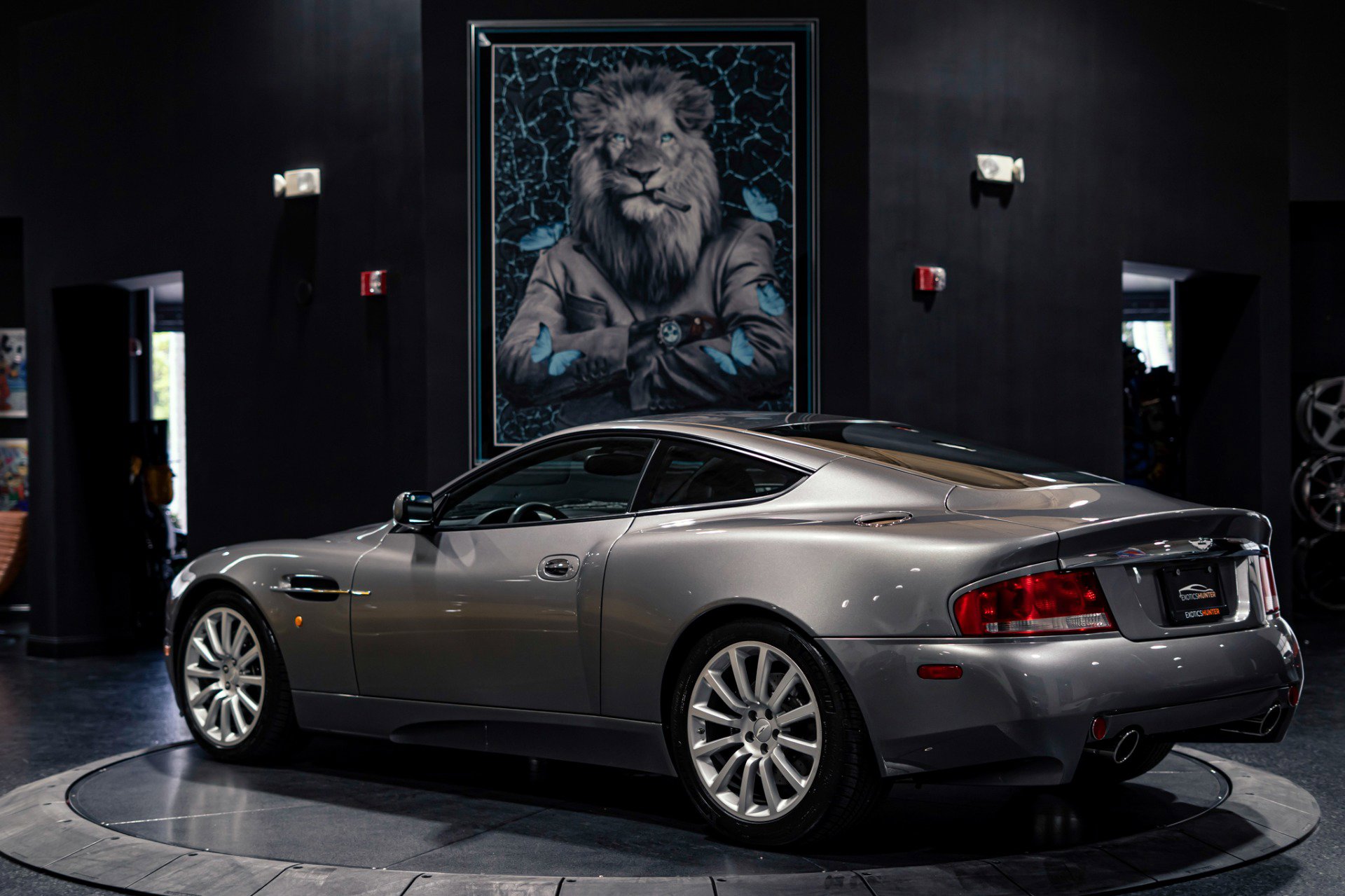 Used 2003 Aston Martin Vanquish RWD image 16