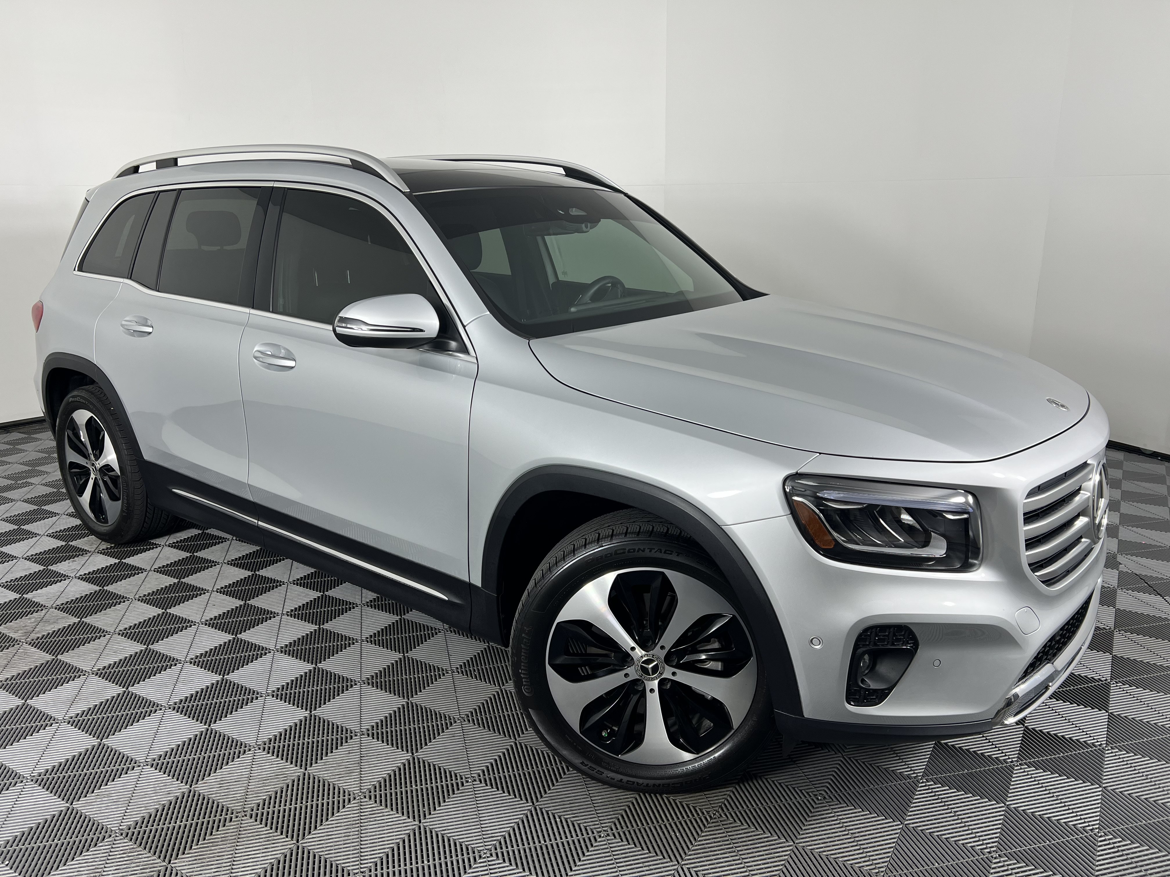 Certified 2024 Mercedes-Benz GLB 250 4MATIC image 2