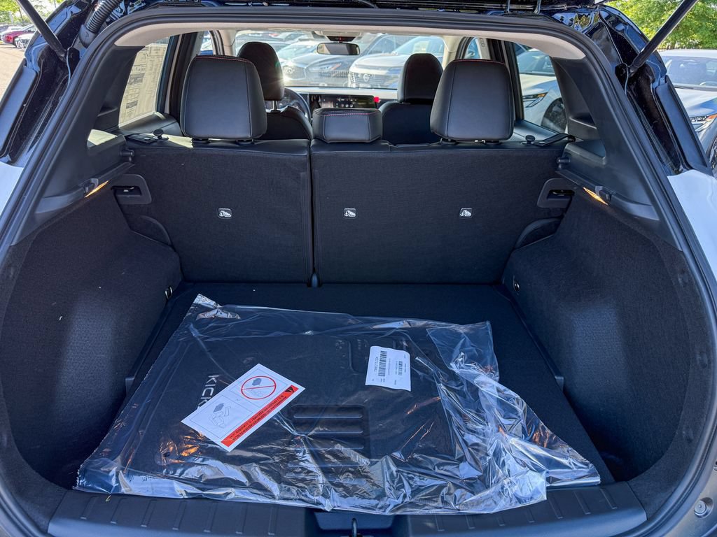 New 2026 Nissan Kicks SR w/ Cold Weather Package FWD image 26