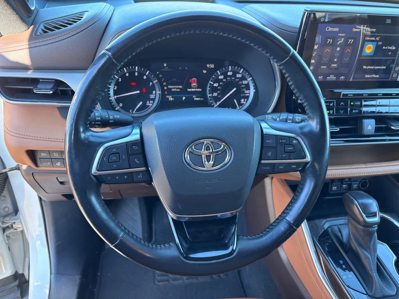 Used 2021 Toyota Highlander Platinum AWD/4WD image 16