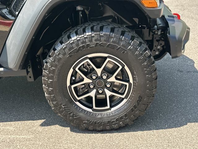 Certified 2025 Jeep Gladiator Rubicon w/ Safety Group AWD/4WD image 14