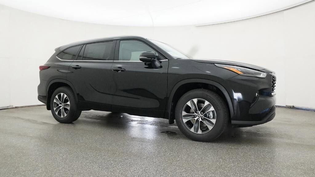 New 2026 Toyota Highlander XLE image 28