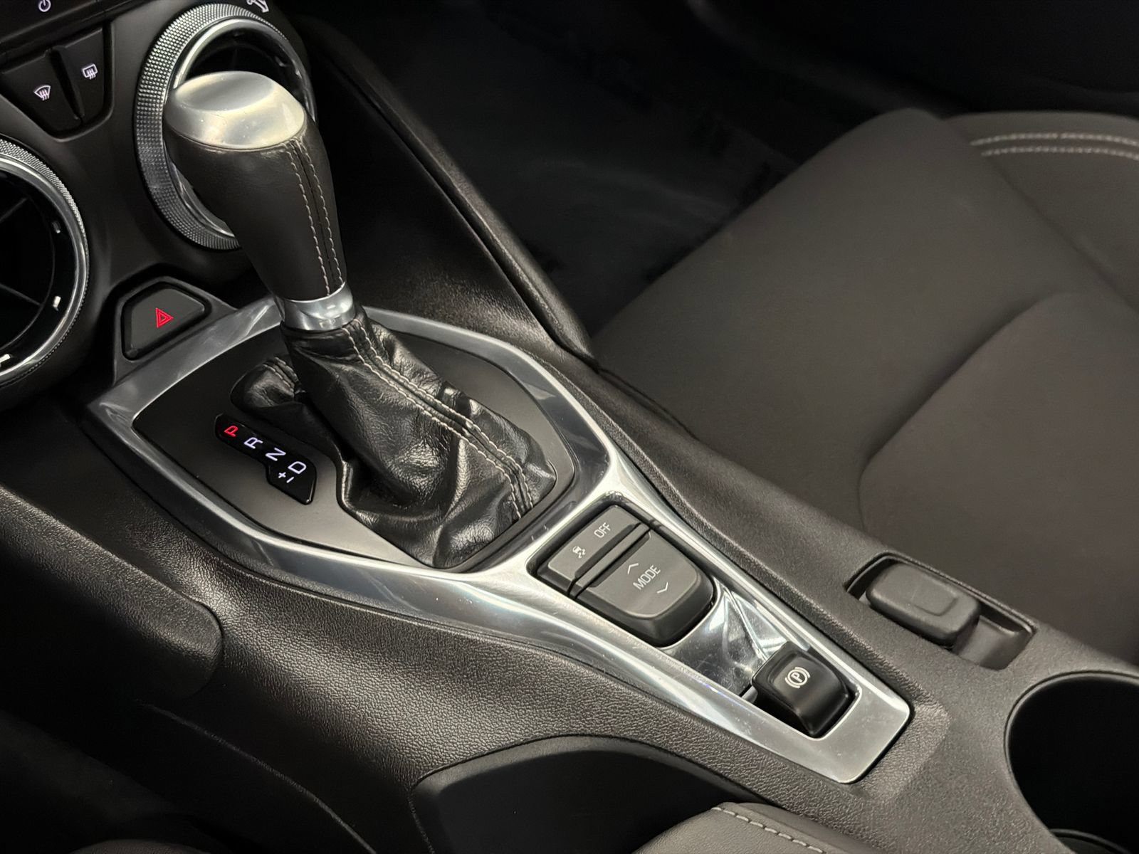 Used 2017 Chevrolet Camaro LT RWD image 28